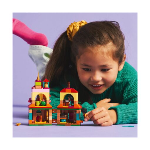 LEGO® Disney: Encanto Mini House - Image 5